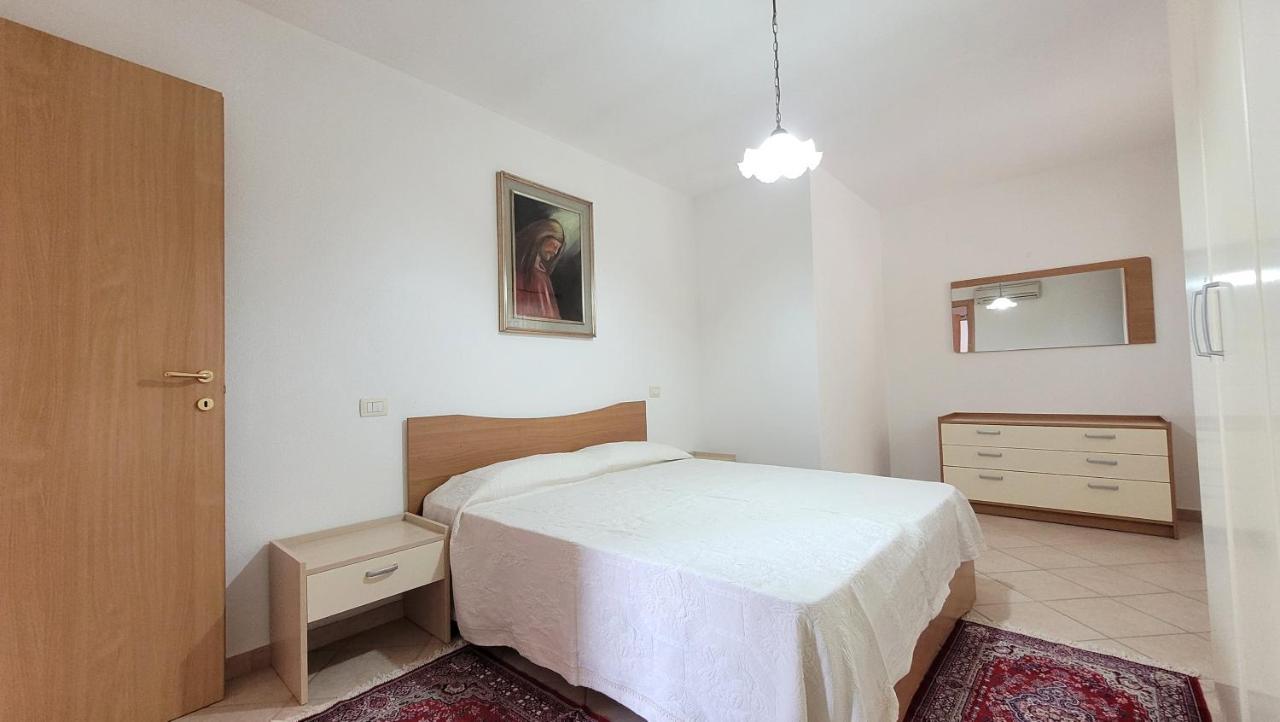 Вілла Residenza La Pineta Орозей Екстер'єр фото