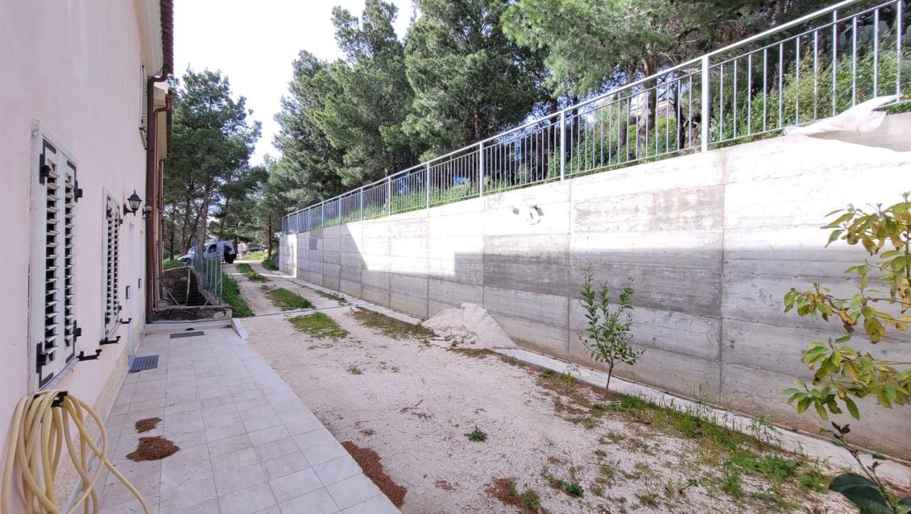 Вілла Residenza La Pineta Орозей Екстер'єр фото